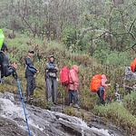 10 Tips Naik Gunung Saat Musim Hujan: Tetap Aman & Nyaman di Alam image