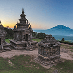 Eksplorasi Keindahan Candi Gedong Songo: Wisata Sejarah & Alam di Lereng Gunung Ungaran image
